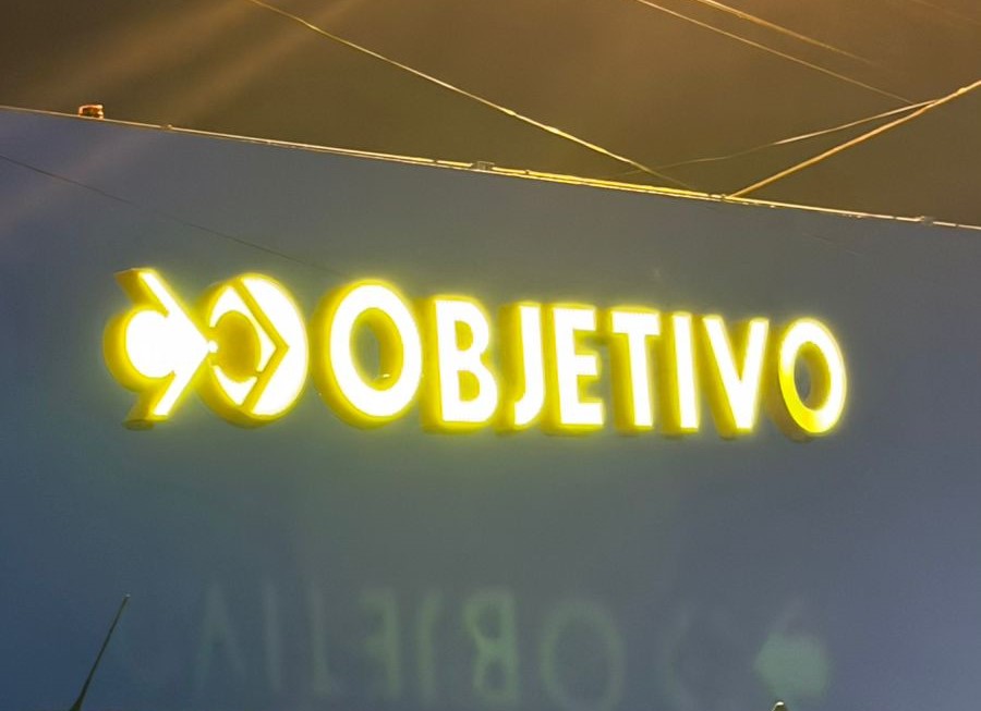 Letreiro luminoso